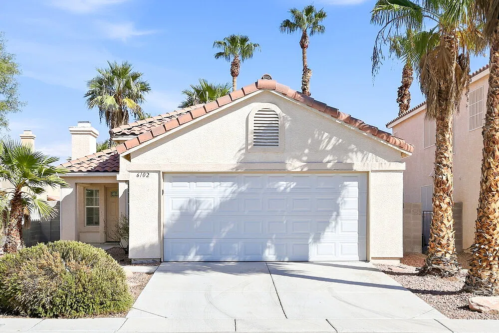 3 bed, 2.0 bath, 1138 sqft, $1,795 — Photo 1