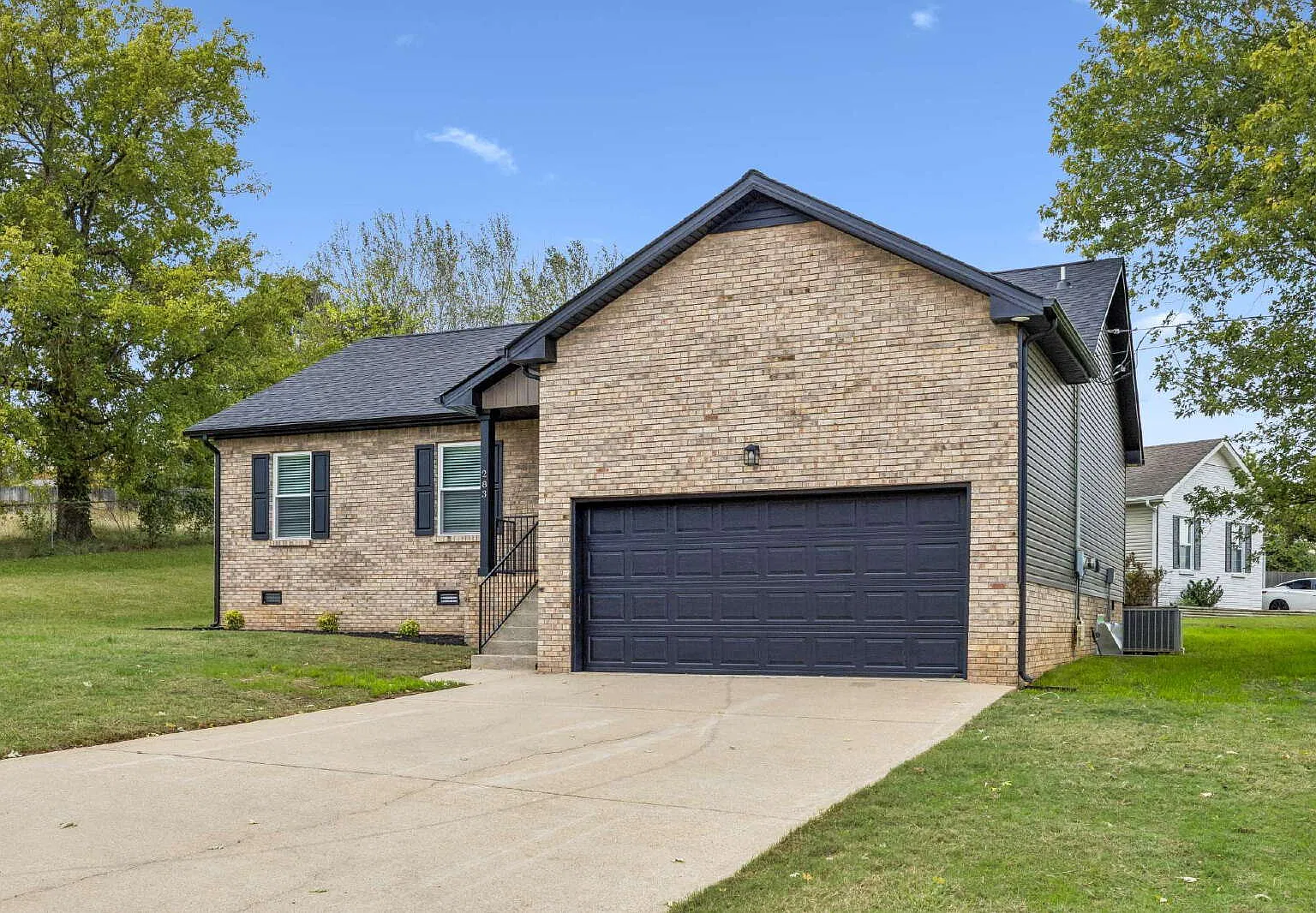 3 bed, 2.0 bath, 1285 sqft, $1,725 — Photo 4