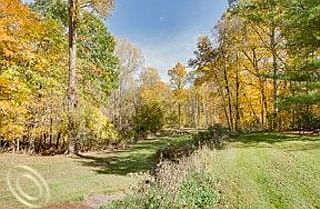 5th image of 26081 Hidden Valley Dr