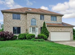 44 Falcon Pl, Westmont, IL 60559