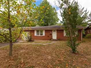 813 S Skyline Dr, Carbondale, IL 62901