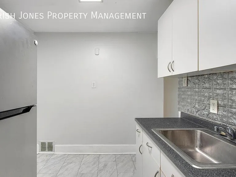 62 Park St #4 — Photo 5