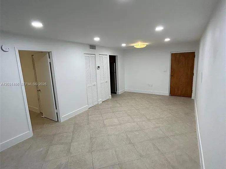2920 SW 28th Ter #202 — Photo 2