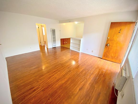 4th image of 233 N Belmont St #Z