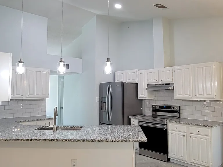 7105 Wills Dr — Photo 6