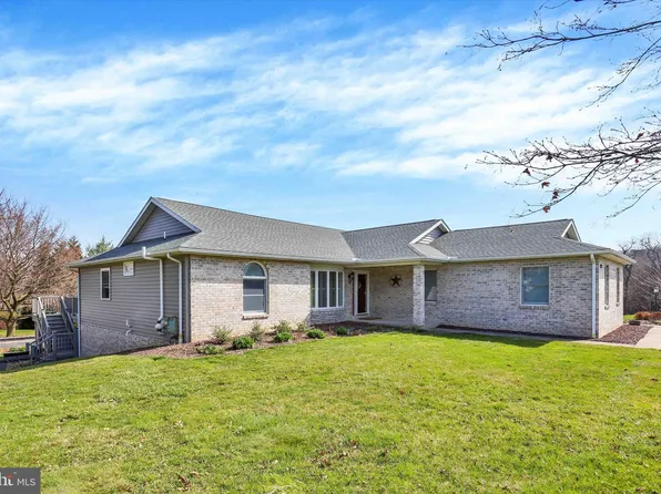 6325 Quail Cir, Fayetteville, PA 17222