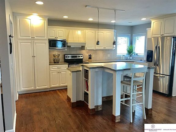 4th image of 2709 N 157th St