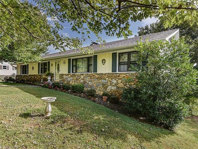1st image of 55 Dogwood Dr