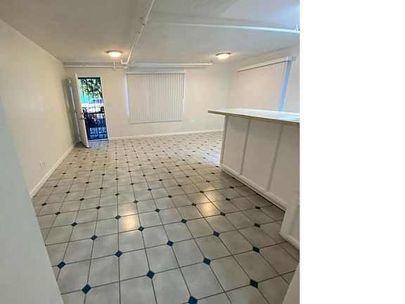 5th image of 308 W 52nd St