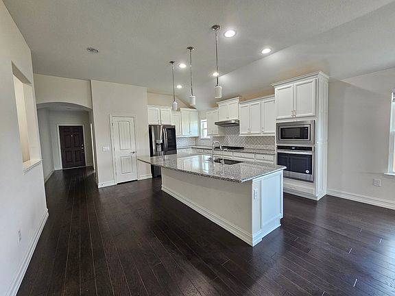 3rd image of 3105 Euclid Way