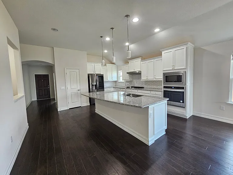 3105 Euclid Way — Photo 3