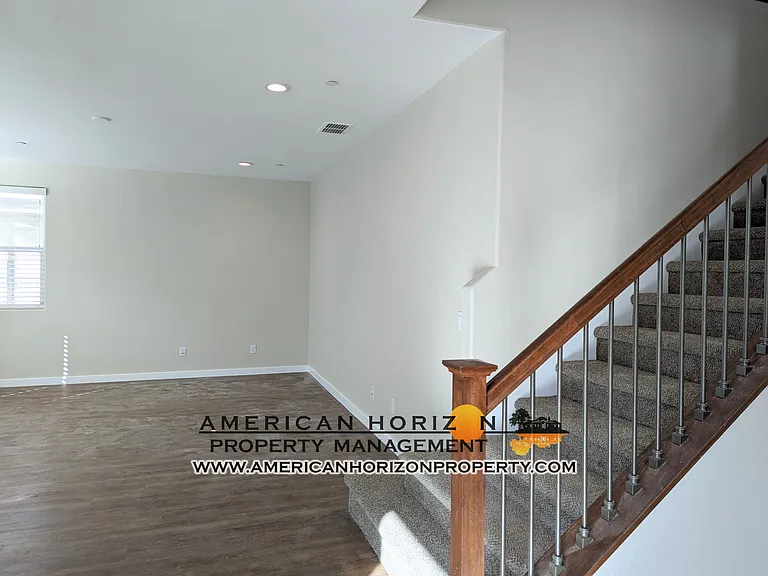 4849 Holden Dr — Photo 3