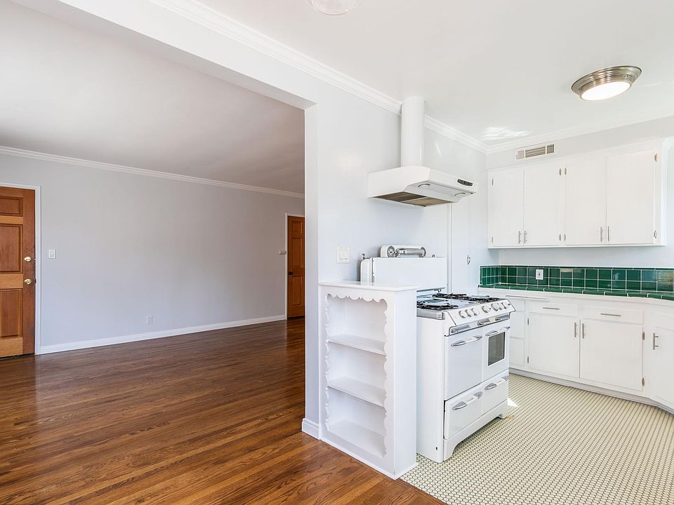 1st image of 1745 N Mariposa Ave #3