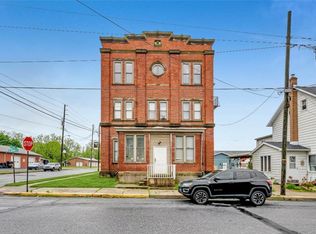 100 W High St, Topton, PA 19562