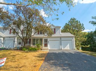 315 Shadybrook Ln, Aurora, IL 60504