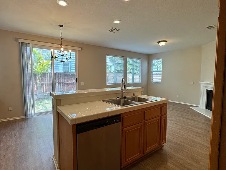 28512 Plymouth Way — Photo 30