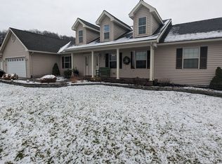 37 Rosewood Cir, Weedsport, NY 13166