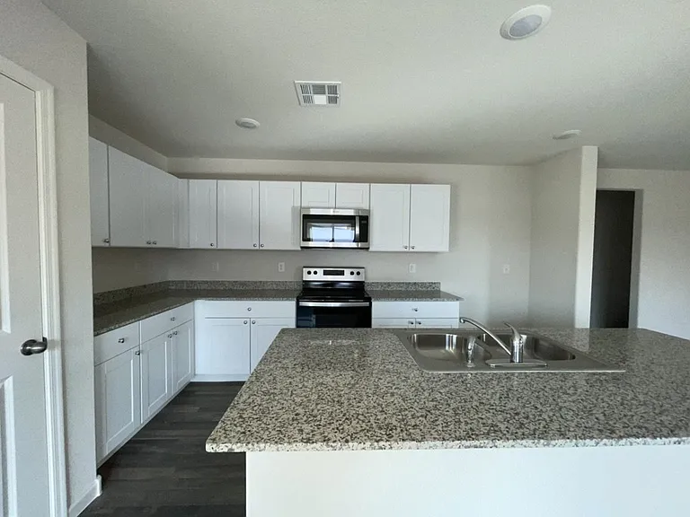 6564 S Mystic Ave — Photo 4