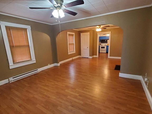 3rd image of 1506 S Greenlawn Ave