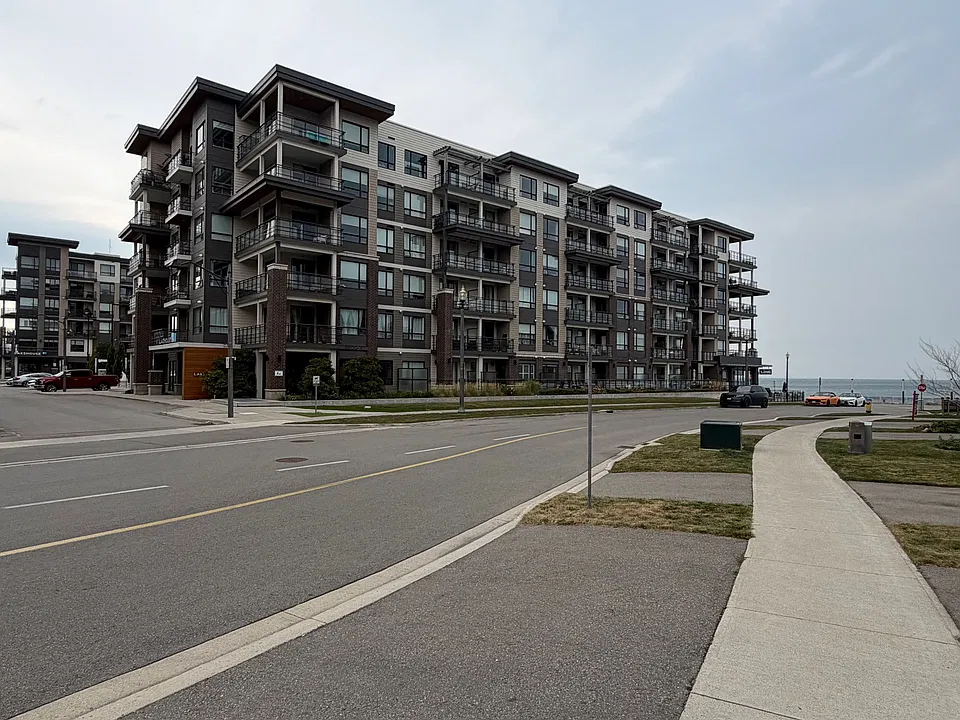 10 N Esplanade Ln #409