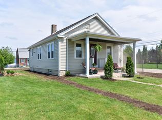 48 Herbst Rd, Coraopolis, PA 15108