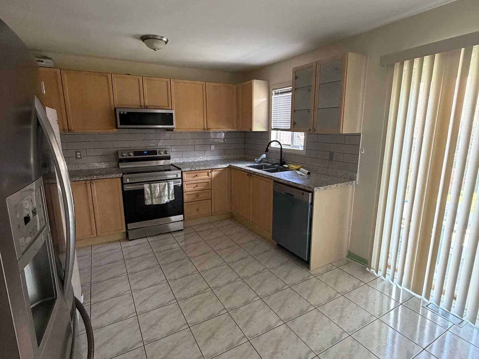 4 bed, $3,200 — Photo 4