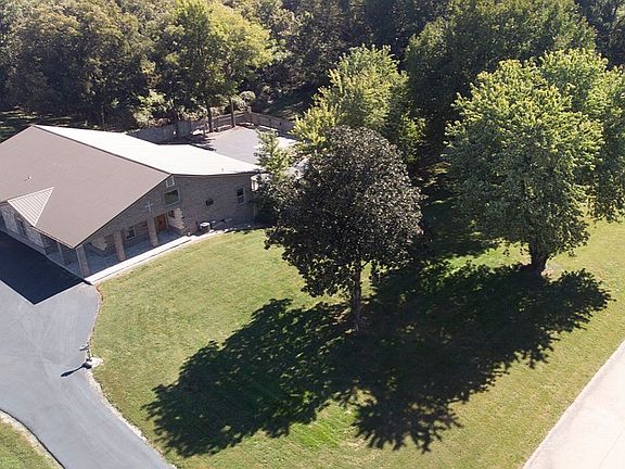 4th image of 402 Chesley Dr