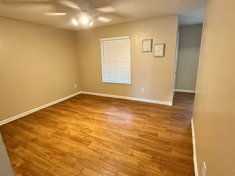 Runnymede Apartments — Photo 7