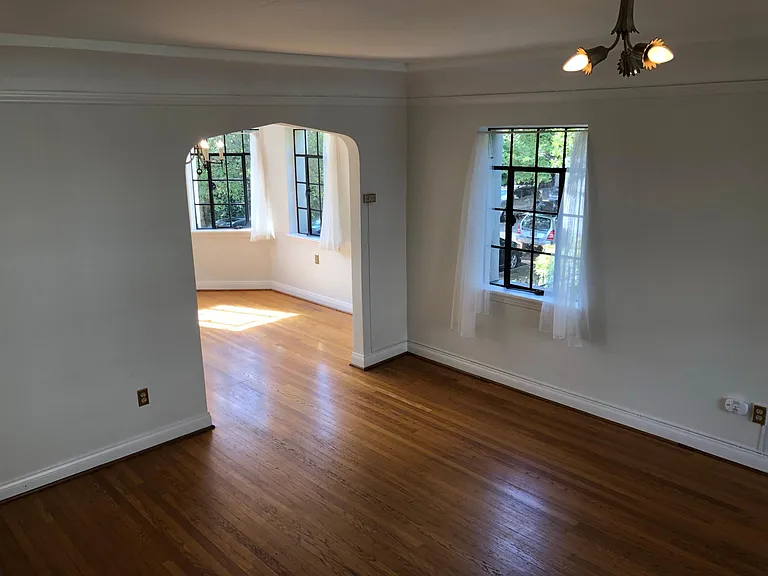 2325 NE Flanders St #18 — Photo 13
