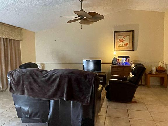 3rd image of 172 SE Goldie Way
