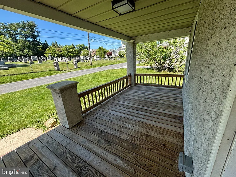 888 Walnut St — Photo 28