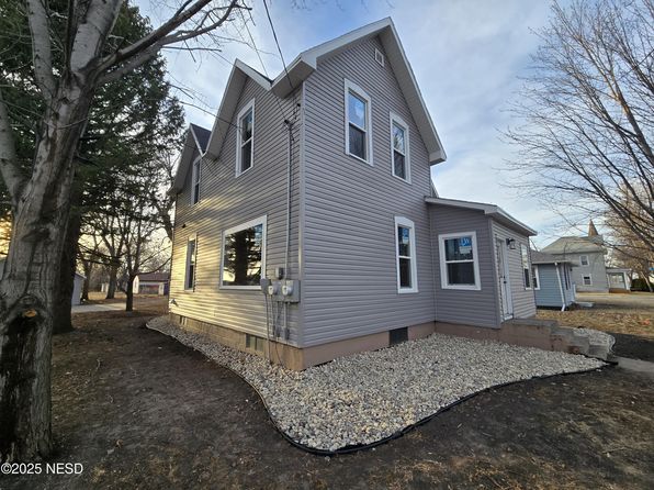 604 S Dakota St, Milbank, SD 57252