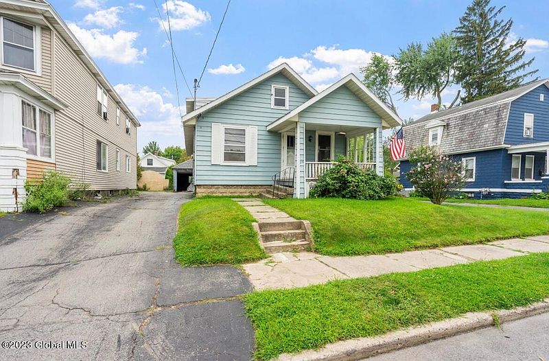 2nd image of 219 4th Street
