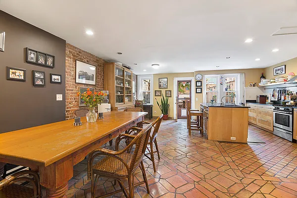 Rented by Compass | media 14