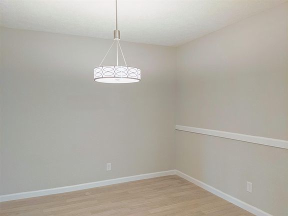 4th image of 2125 Cashmere Dr