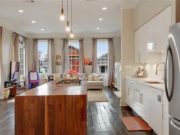 3rd image of 1301 Governor Nicholls St