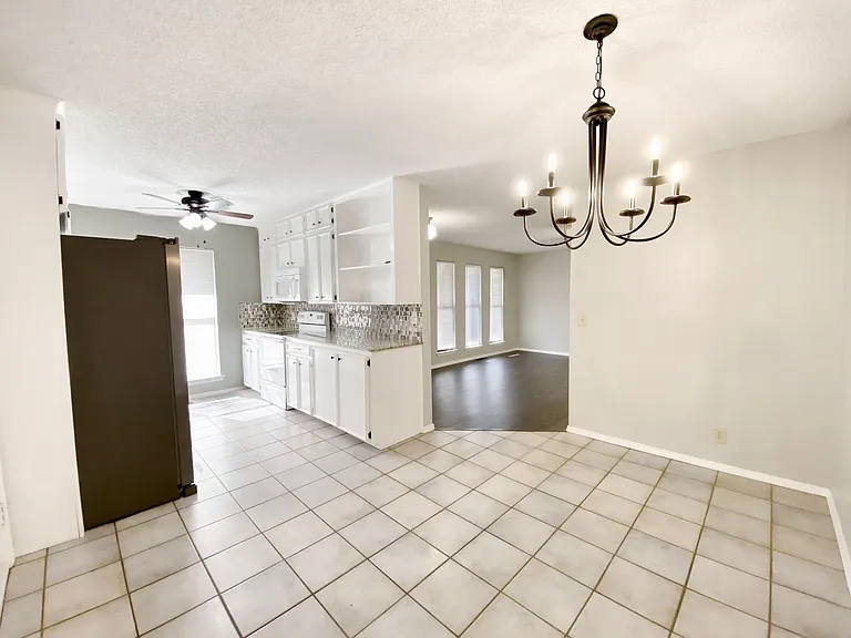 6367 S 29th West Pl — Photo 7