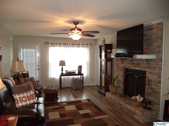 3rd image of 106 Jane Dr