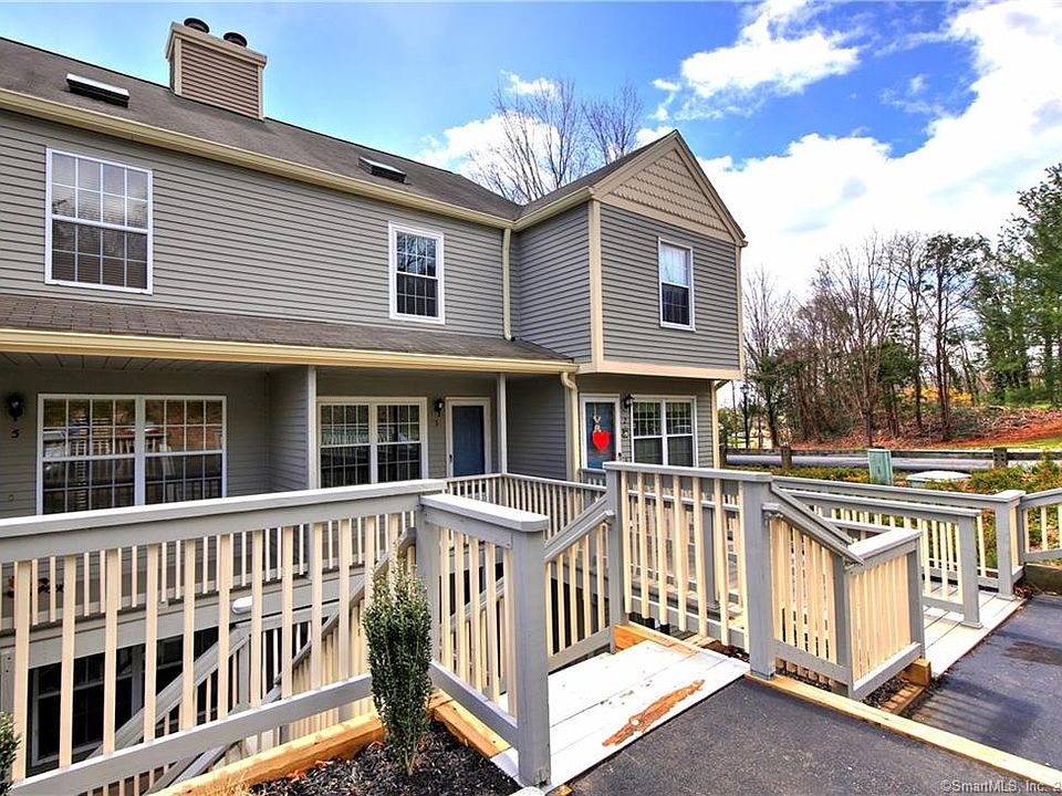 1st image of 3 Manorwood Dr #3