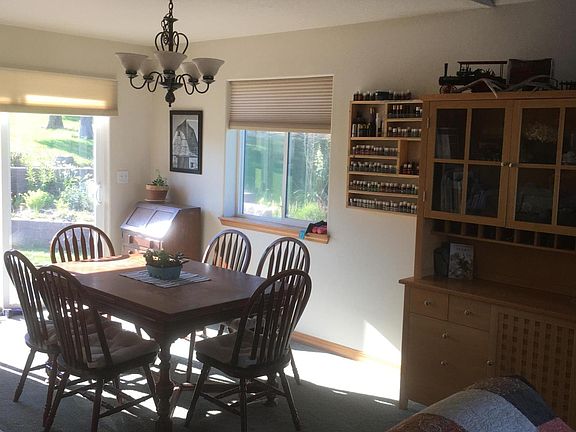 4th image of 1960 NE Villa Dr