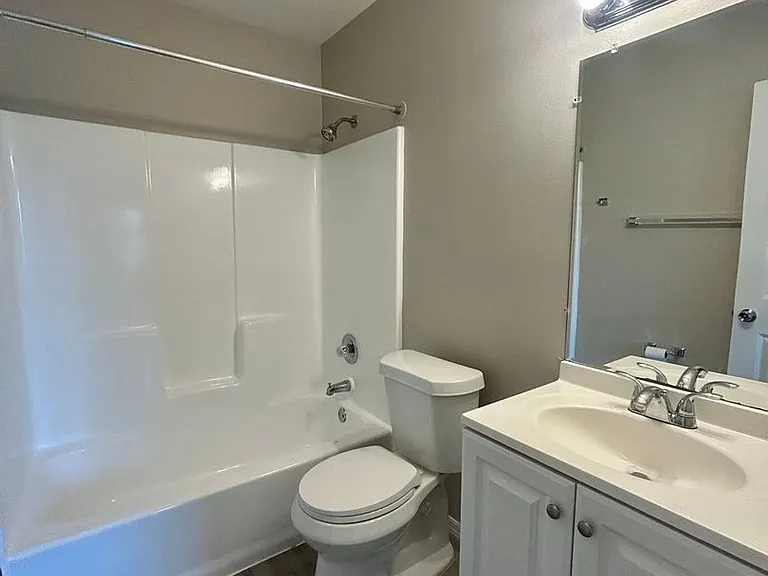 Janie B Apartments — Photo 14
