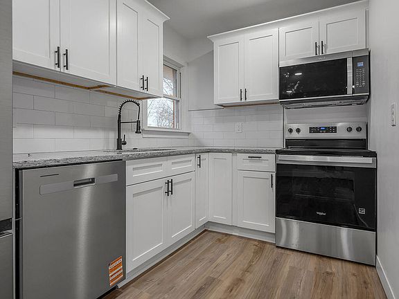 3rd image of 1911 Kingtree Ct