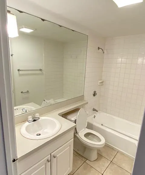 1753 Washington St #8 — Photo 12