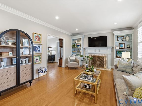 3rd image of 103 W Wilton Rd