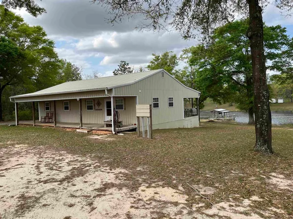 616 Twin Lakes Rd, Kinston, AL 36453