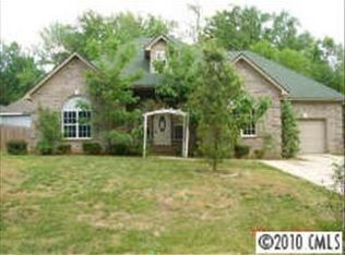 495 Friendship Dr, Matthews, NC 28105