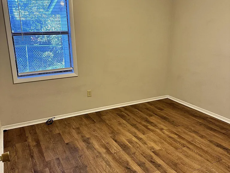 138 Village Ct — Photo 9