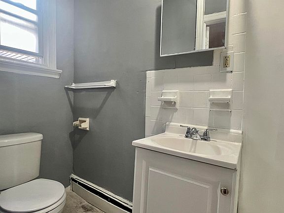 3rd image of 80 Paterson St APT 5