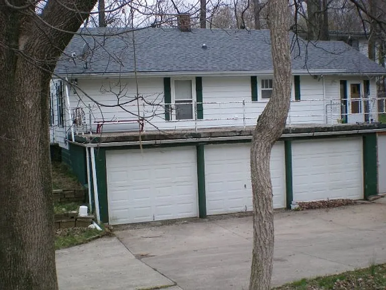 1000 W Country Club Dr — Photo 1