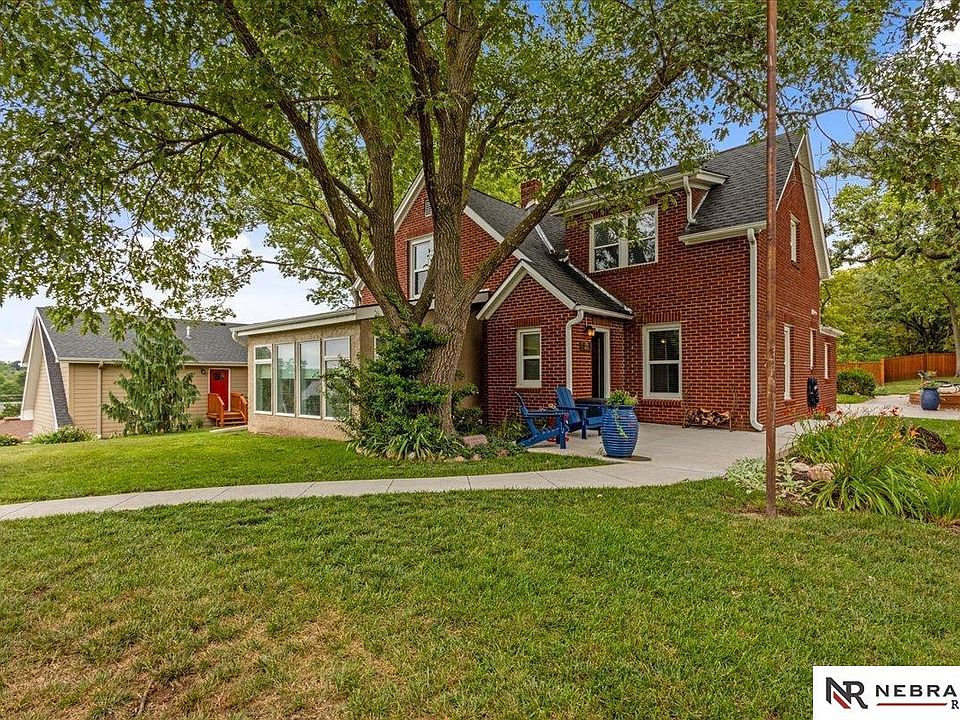 1st image of 718 Avenue E